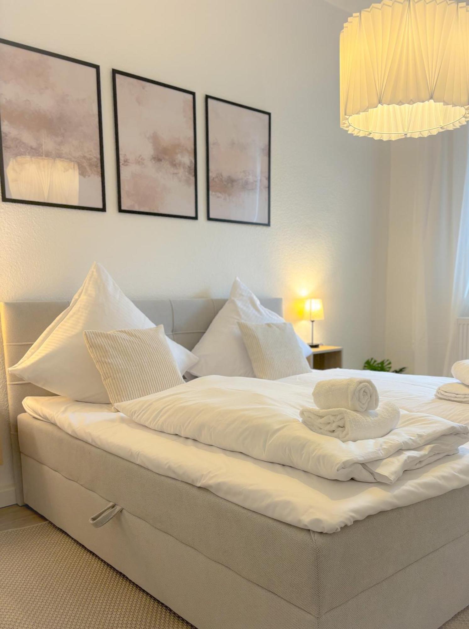 Helles City Apartment Fuer Familien & Gruppen Neu-Ulm Exterior foto