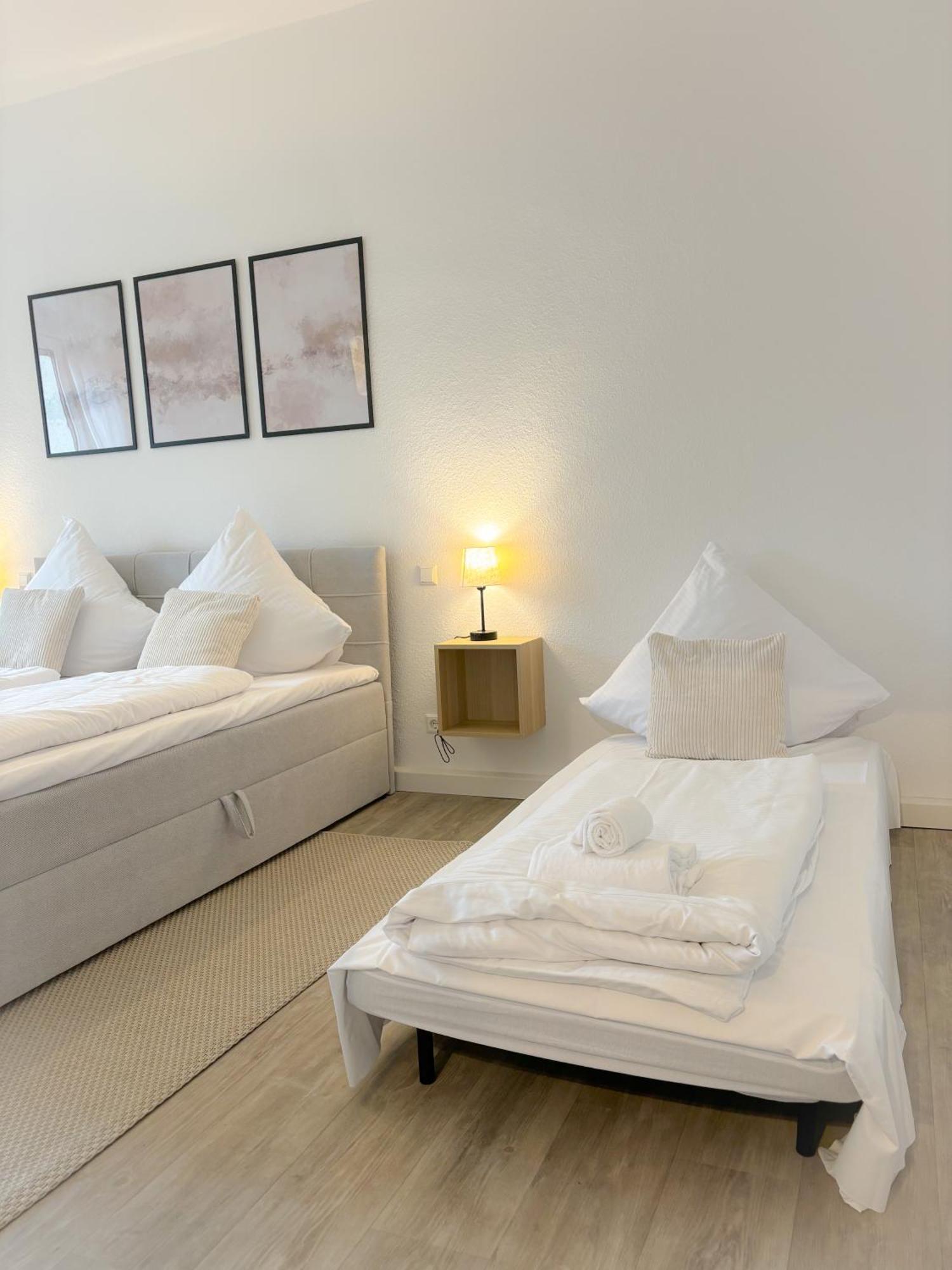 Helles City Apartment Fuer Familien & Gruppen Neu-Ulm Exterior foto