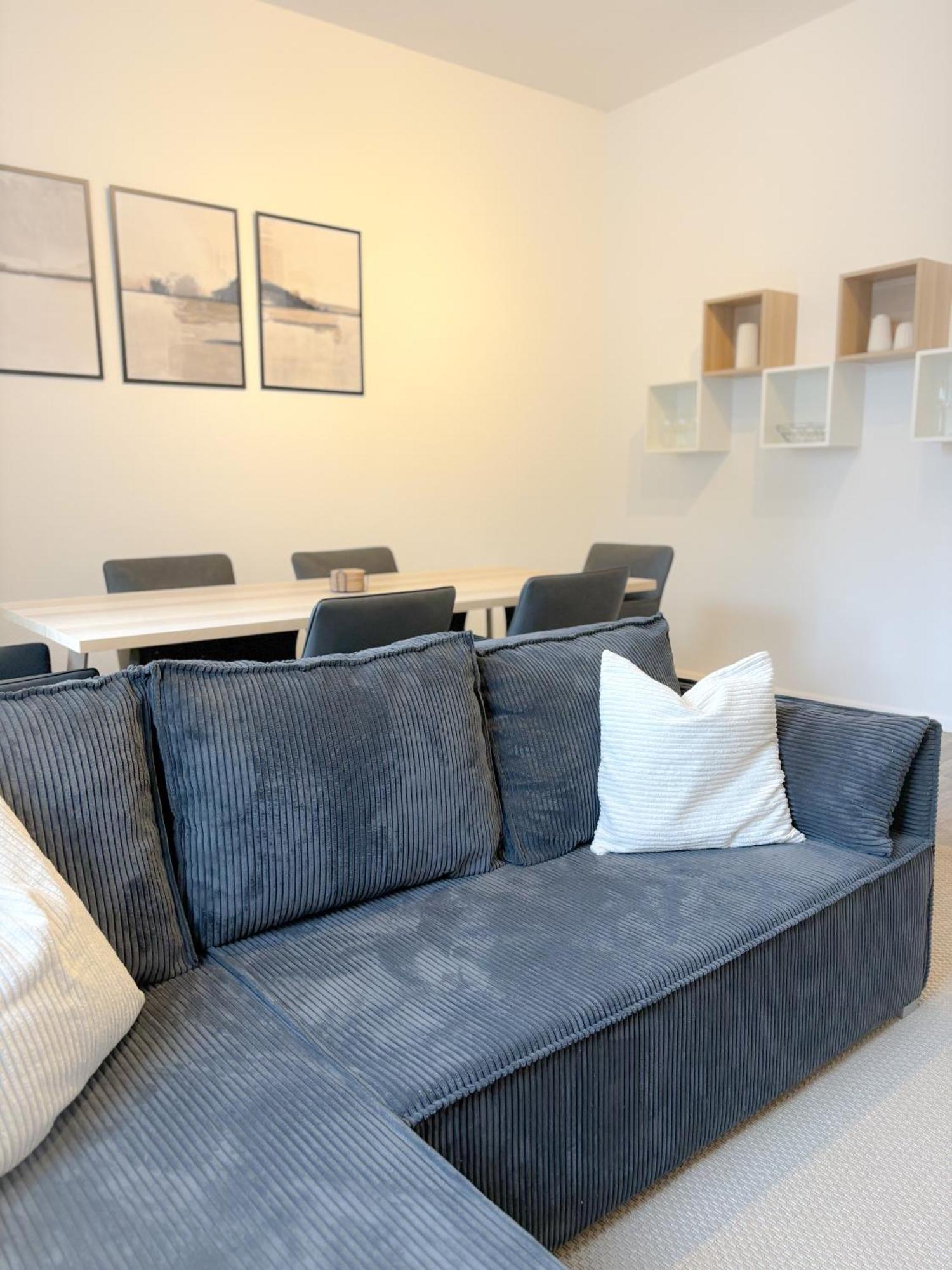 Helles City Apartment Fuer Familien & Gruppen Neu-Ulm Exterior foto