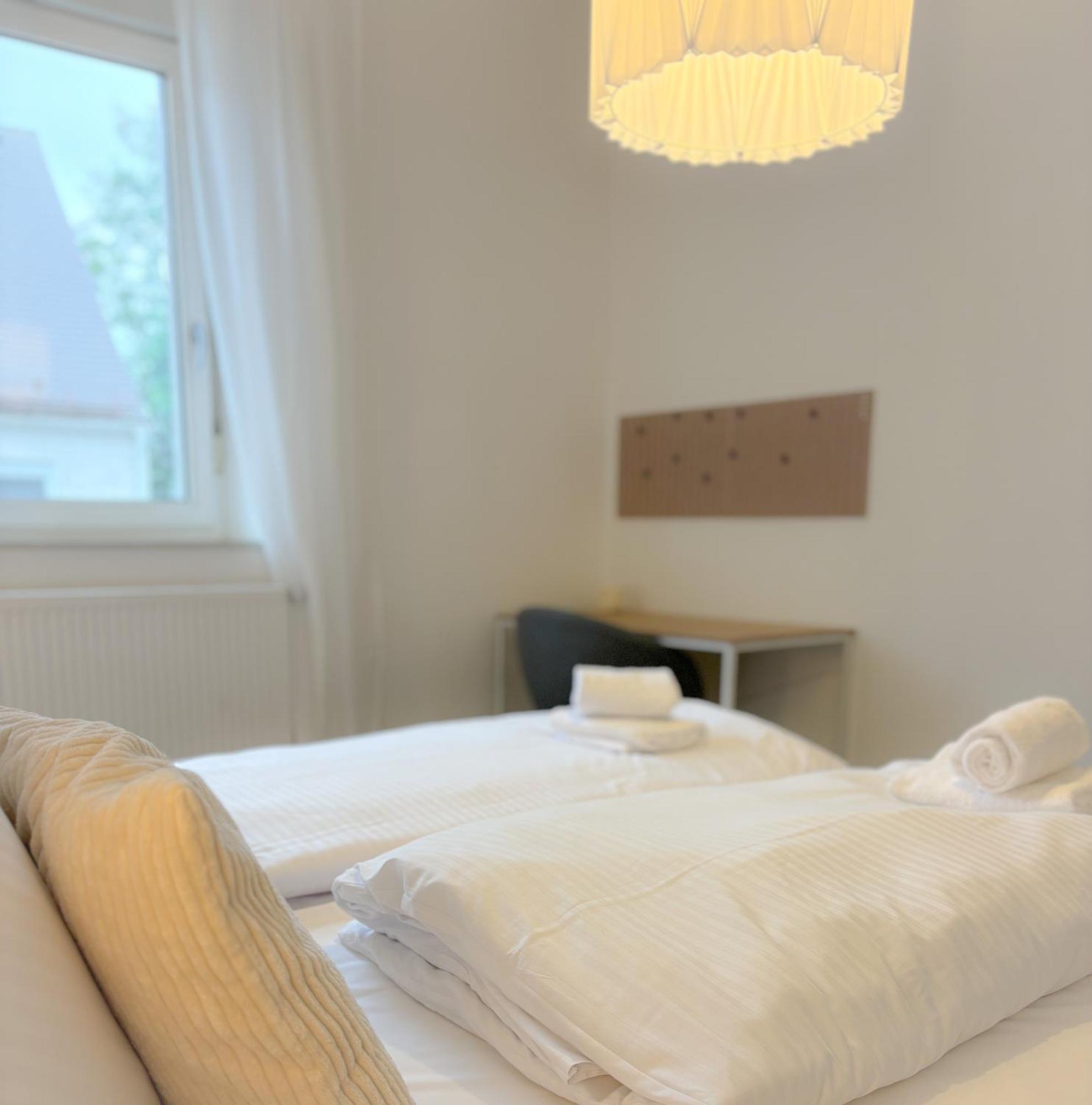 Helles City Apartment Fuer Familien & Gruppen Neu-Ulm Exterior foto